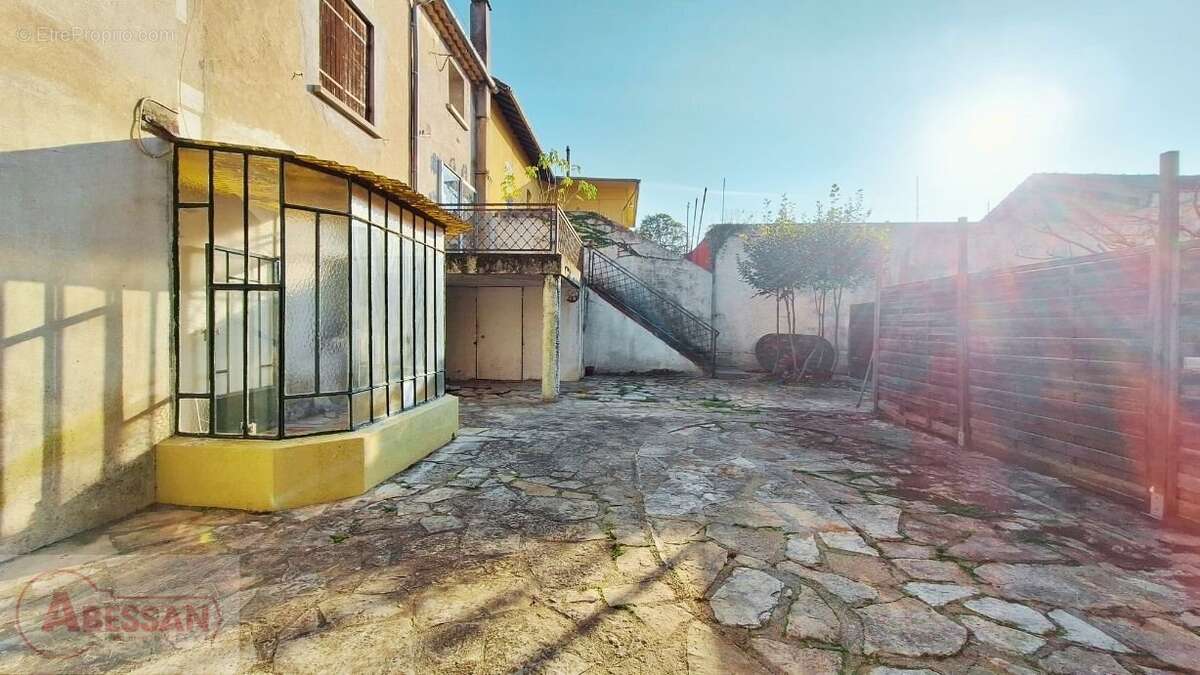 Maison 225 m² à Lezan  - photo 11