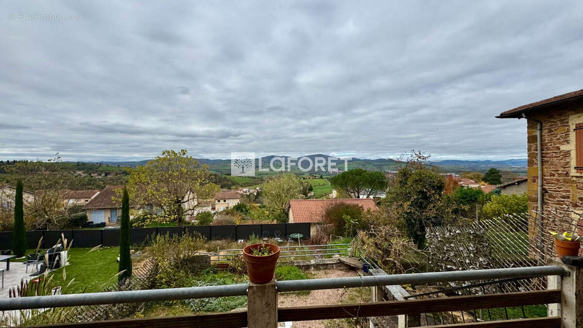 Maison à SOURCIEUX-LES-MINES