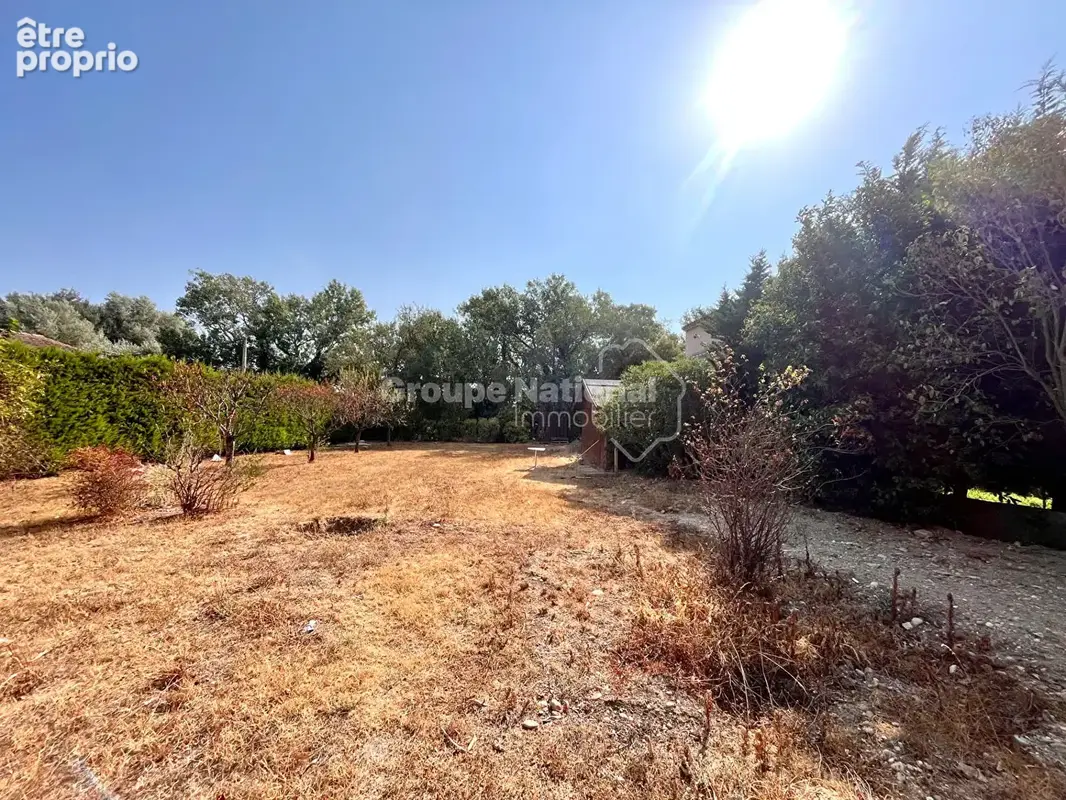 Terrain constructible de 755 m2 libre constructeur - photo 5