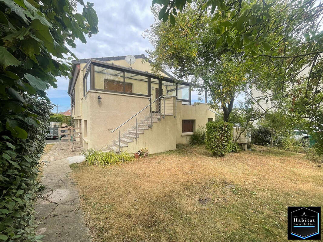 Pavillon individuel - Sous-sol- Terrain 792m² - photo 3