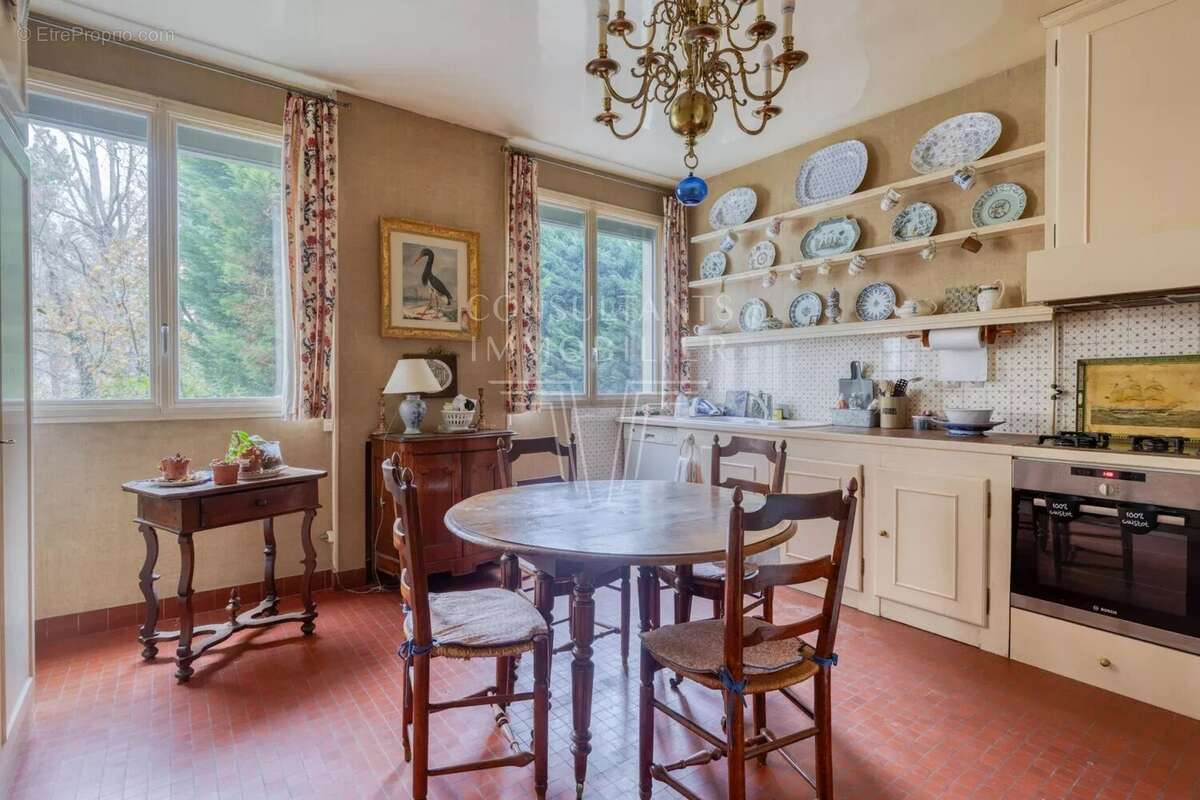 Appartement à NEUILLY-SUR-SEINE