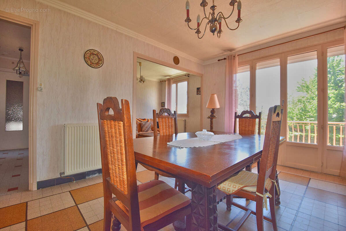 Maison à CHAZAY-D&#039;AZERGUES