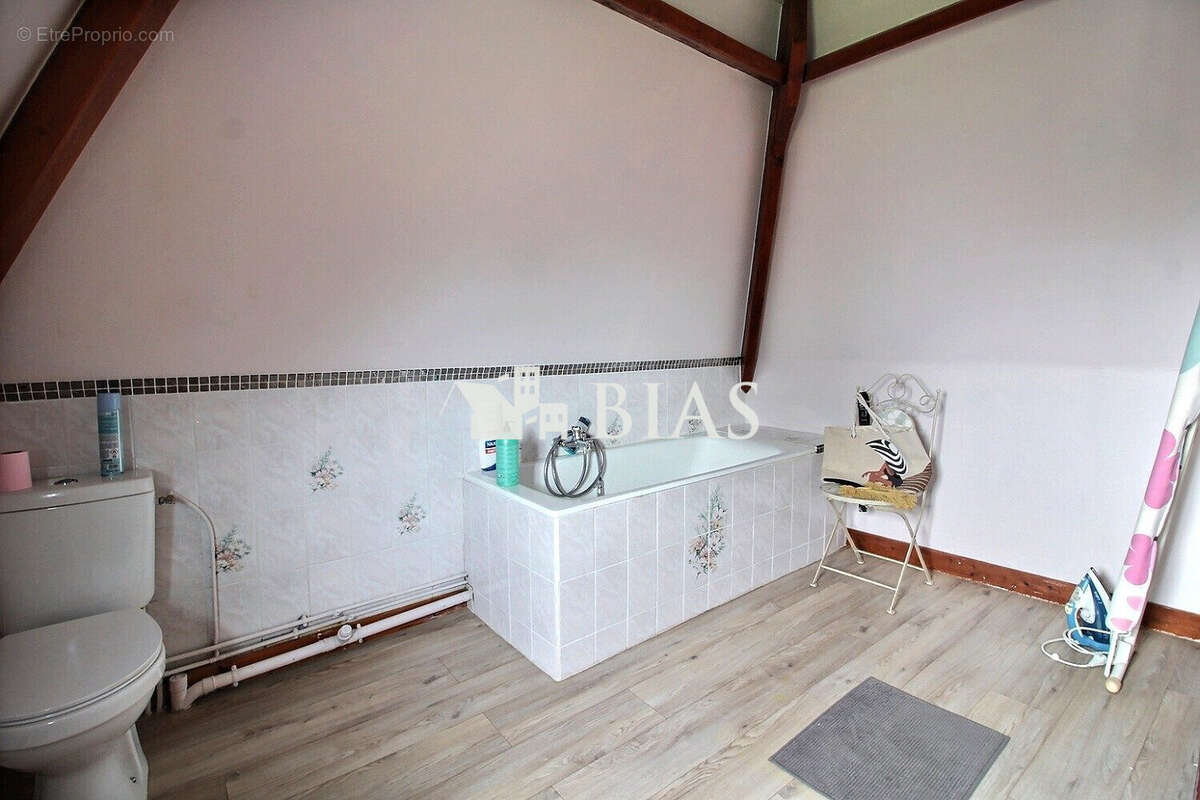 Maison à BOURG-ACHARD