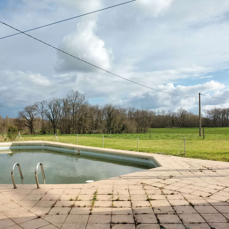 Maison principal au calme avec 4 Gîtes et piscine, vue - photo 3