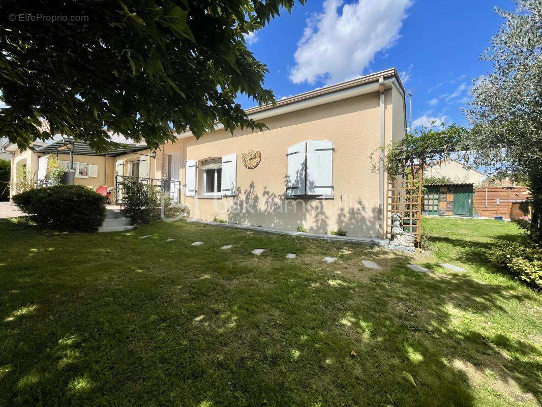 Maison à LE PALAIS-SUR-VIENNE