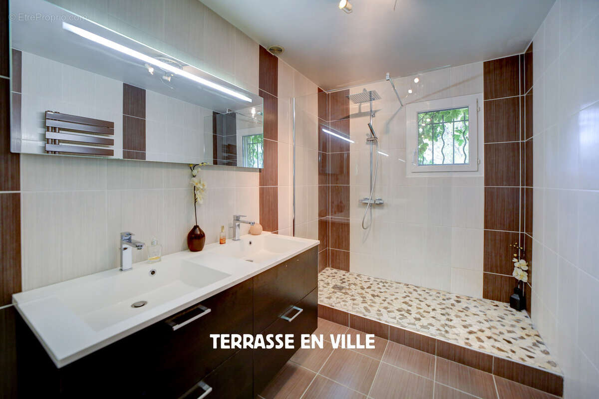 Peypin - villa t6 - 160 m2 - terrain 2000 m2 - piscine- garage - 599 000 € - photo 12