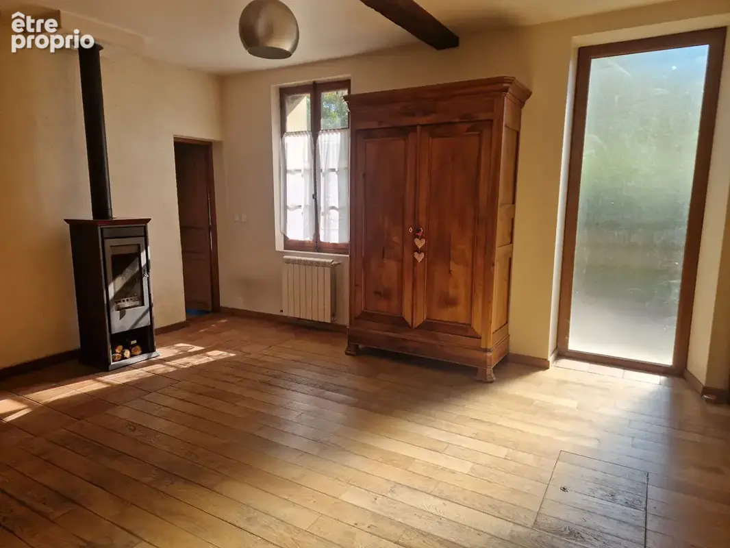 Maison de hameau avec garage et terrain - photo 5