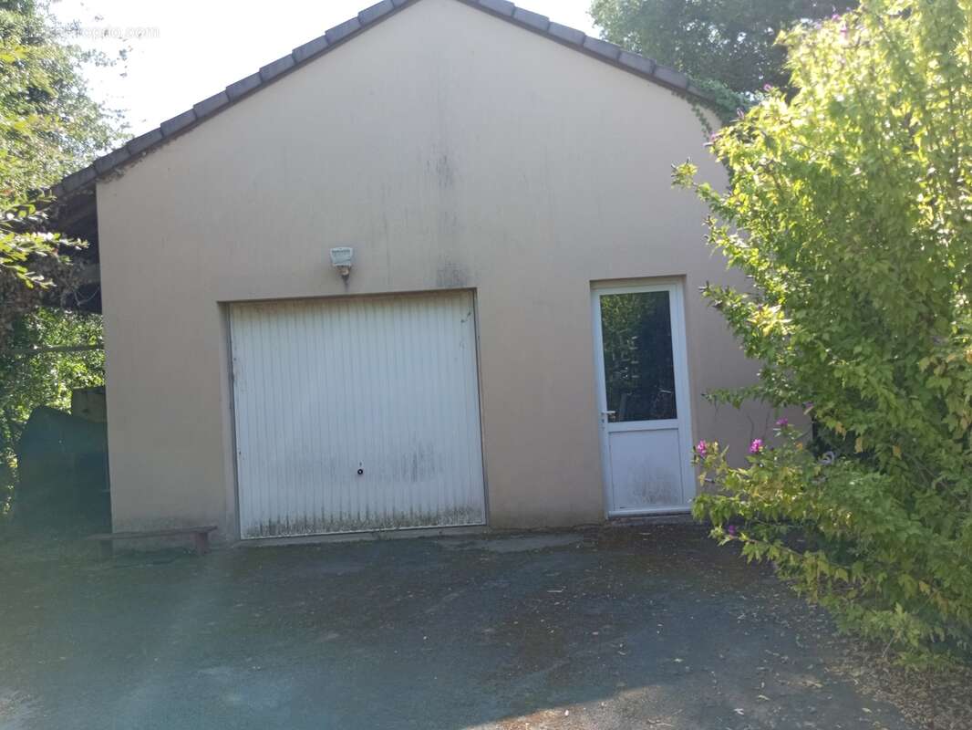 Maison à SAINT-PRIEST-LA-MARCHE