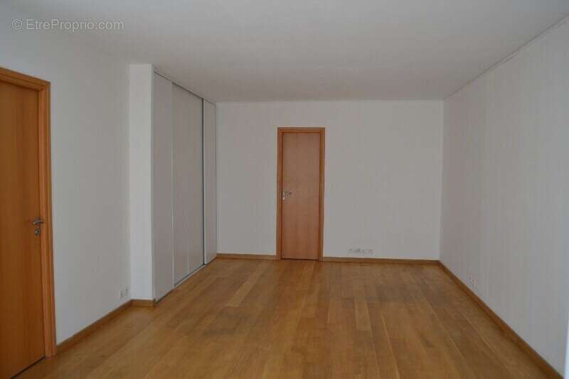 - SAINT DOMINIQUE - 2 pièces en rez-de-jardin 45m² - photo 11