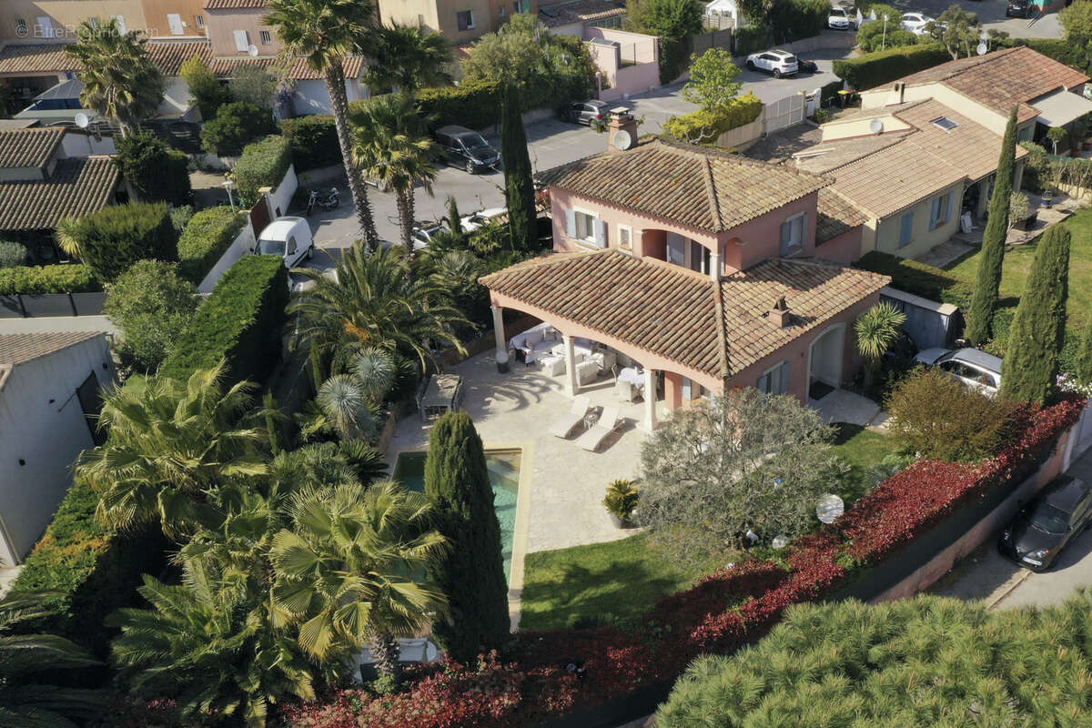  superbe villa proche de st-tropez  1 272 000 € - photo 4