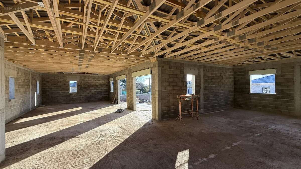 Maison à SANTA-LUCIA-DI-MORIANI