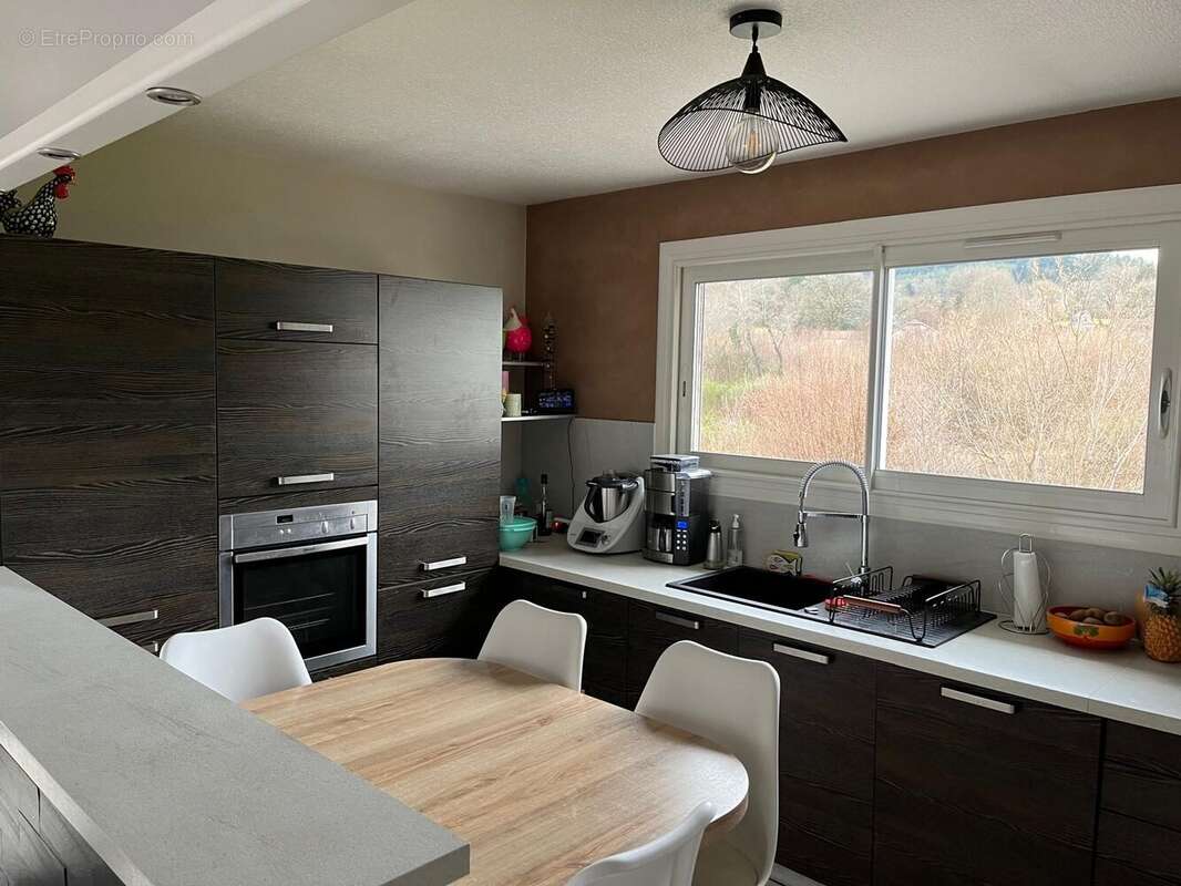 Maison à PEYRAT-LE-CHATEAU