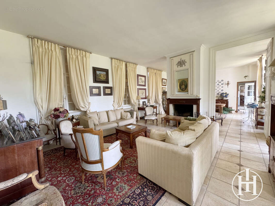 Maison à BRUERE-ALLICHAMPS