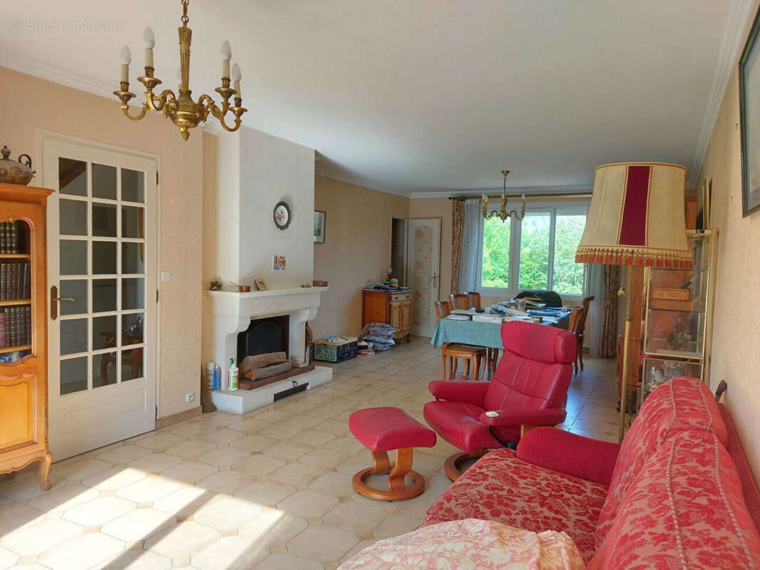 Maison à SAINT-DOULCHARD