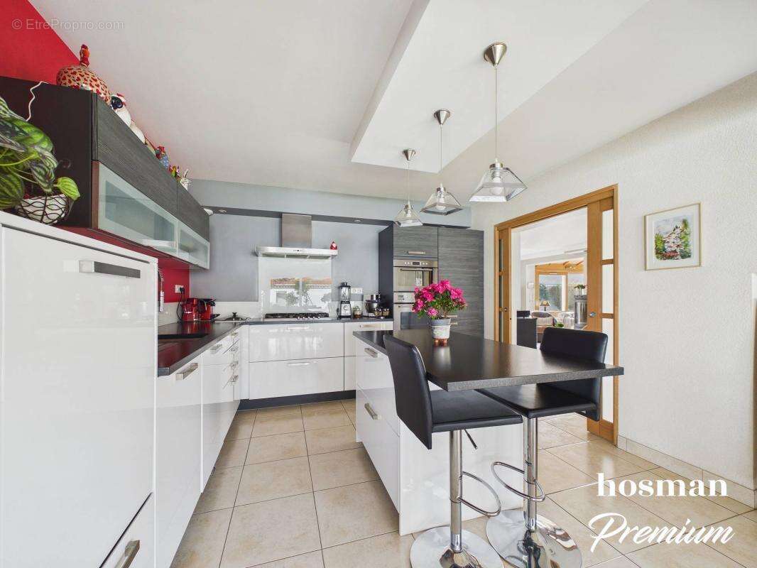 Maison à SAINT-SEBASTIEN-SUR-LOIRE