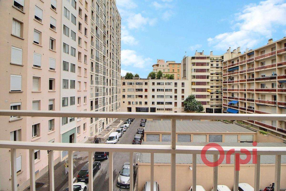 Appartement à MARSEILLE-7E