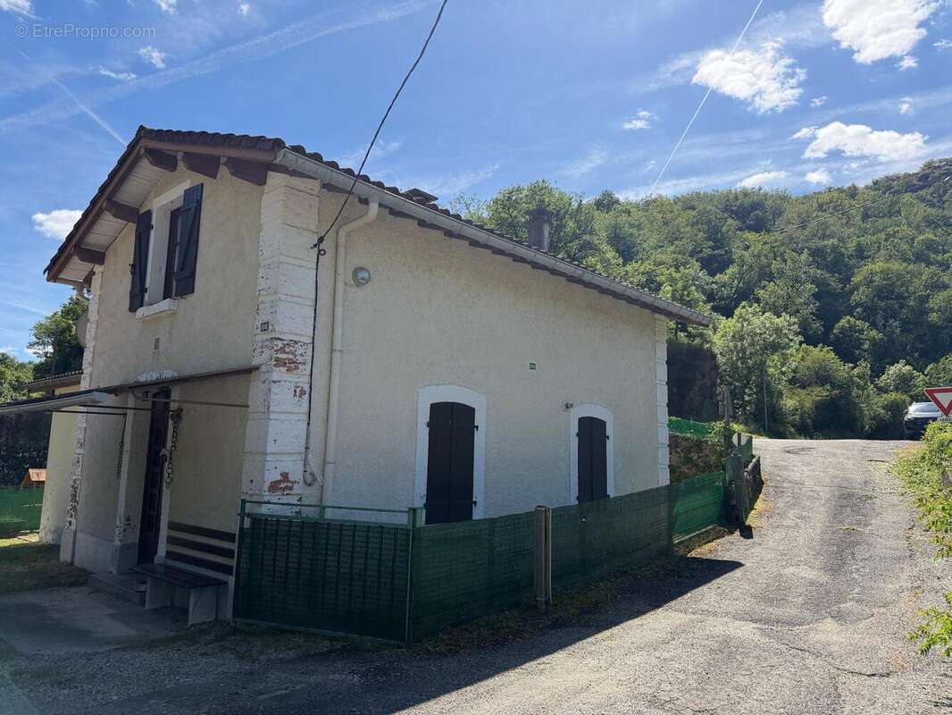 Maison 93 m² à Villefranche-De-Rouergue  - photo 2