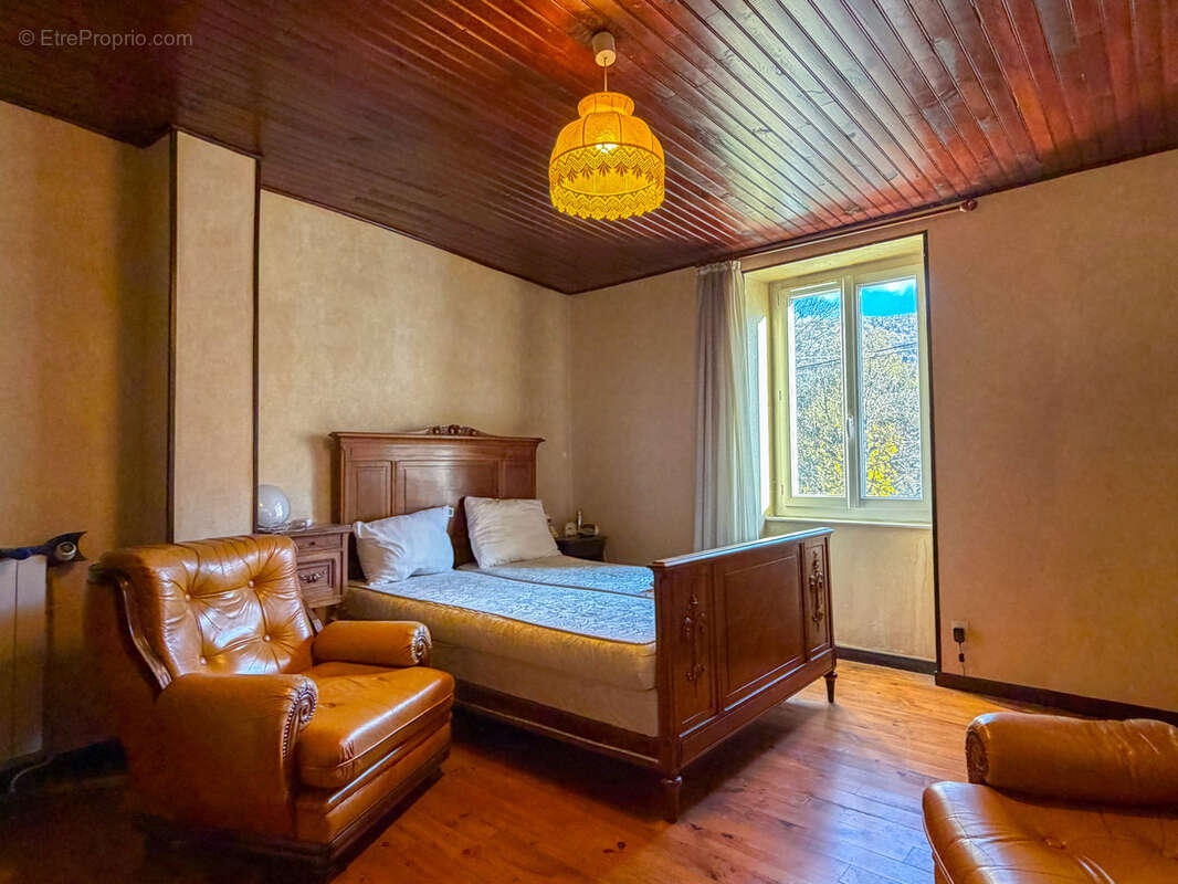 Maison à SAINT-JULIEN-EN-SAINT-ALBAN