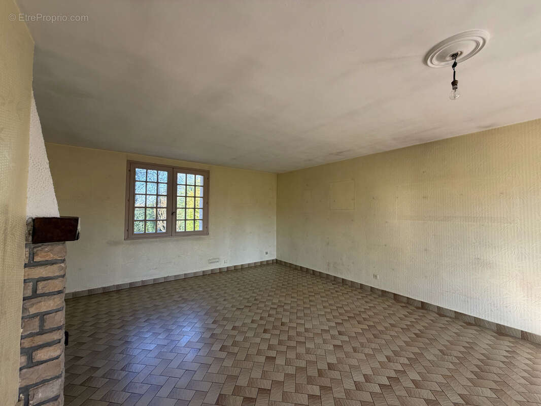 Maison à HOUDAN