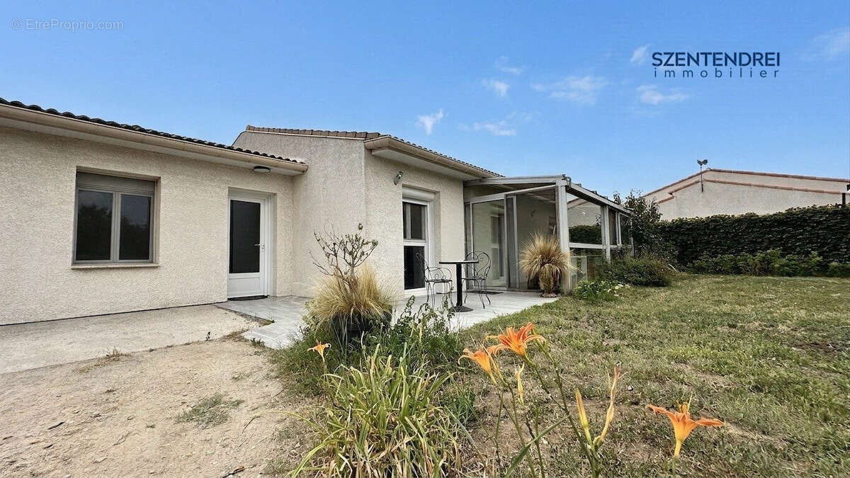 Maison 154 m² à Saint-Nazaire-De-Pezan  - photo 2