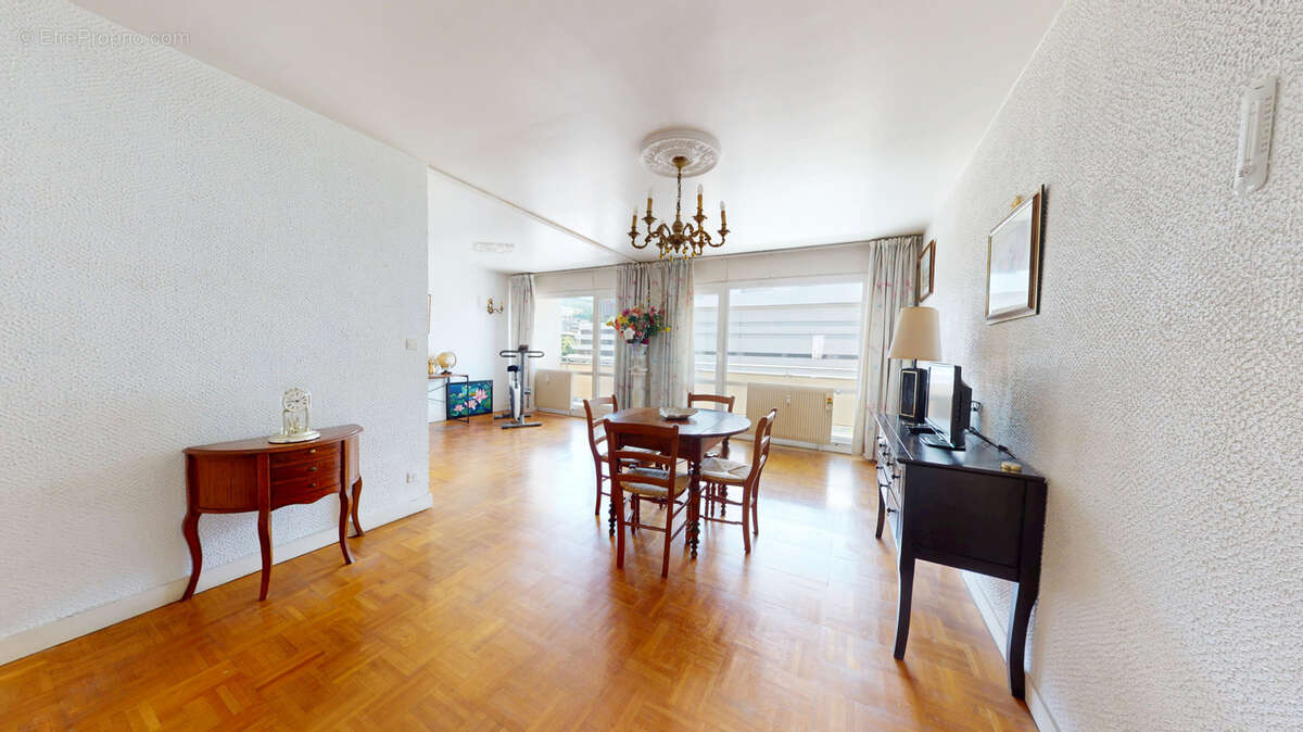 Appartement à SAINT-ETIENNE