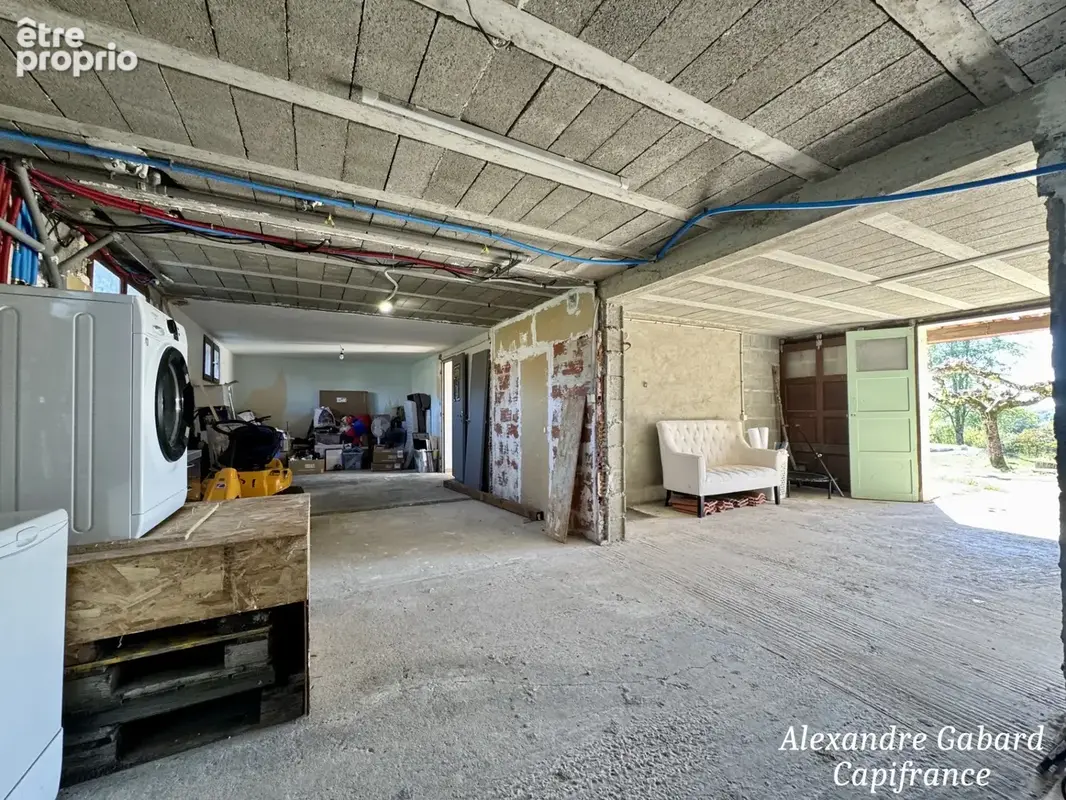 Maison traditionnelle - 3 chambres et bureau - Véranda - Garages - Jardin - photo 15