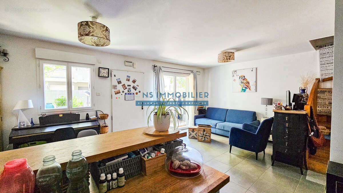 Appartement à SARTROUVILLE
