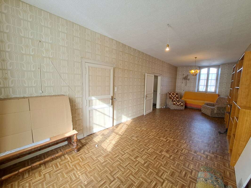 Appartement à AUBETERRE-SUR-DRONNE