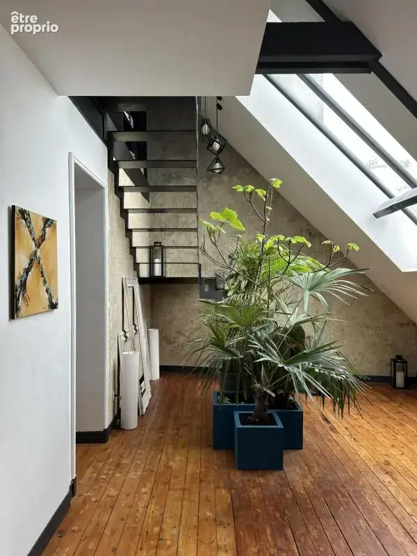 Loft d'exception – 145 m² au sol – Volumes spectaculaires – Charme industriel - photo 9
