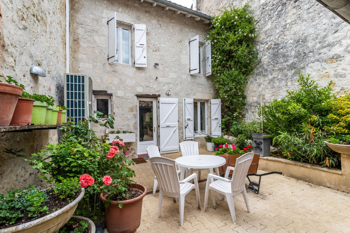 Maison à CASTELSAGRAT
