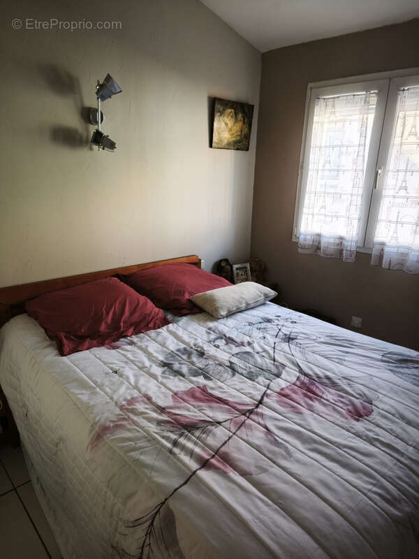 Maison à SAINT-LAURENT-DE-LA-SALANQUE