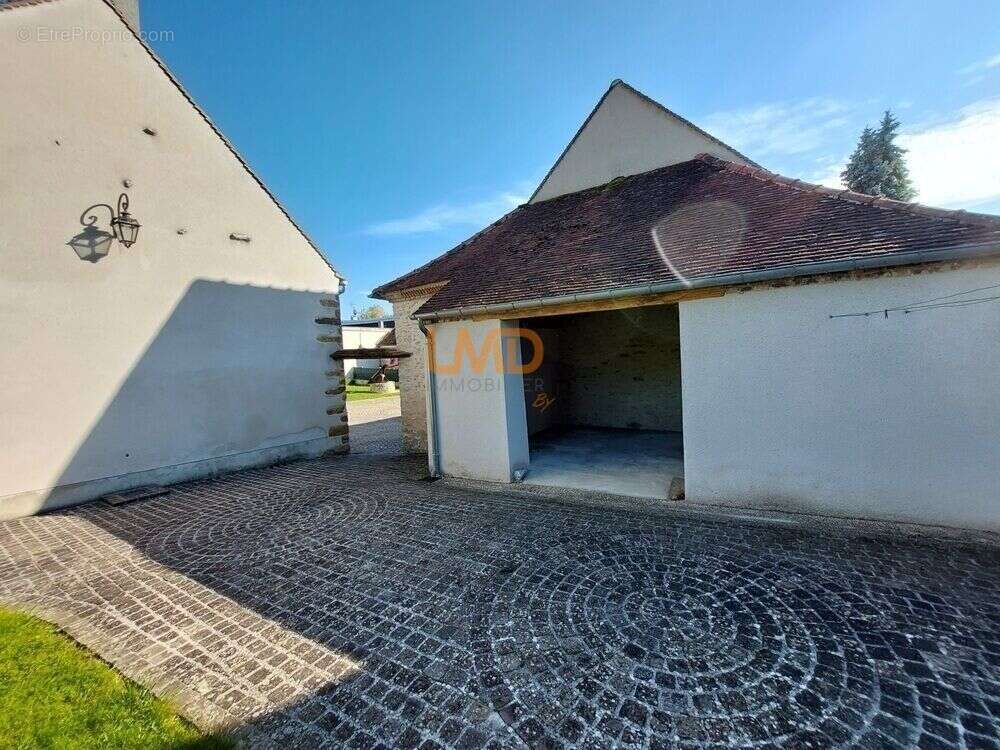 Maison à LONGUEVILLE