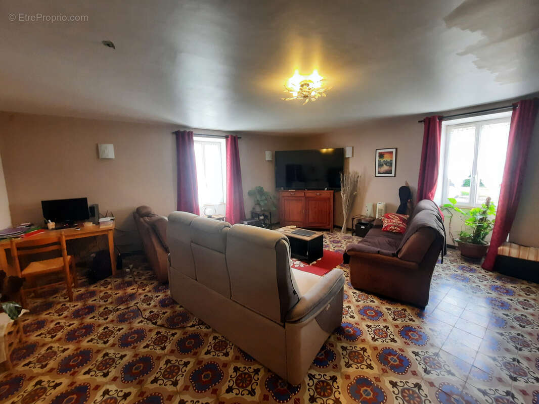 Maison à NUAILLE-D&#039;AUNIS