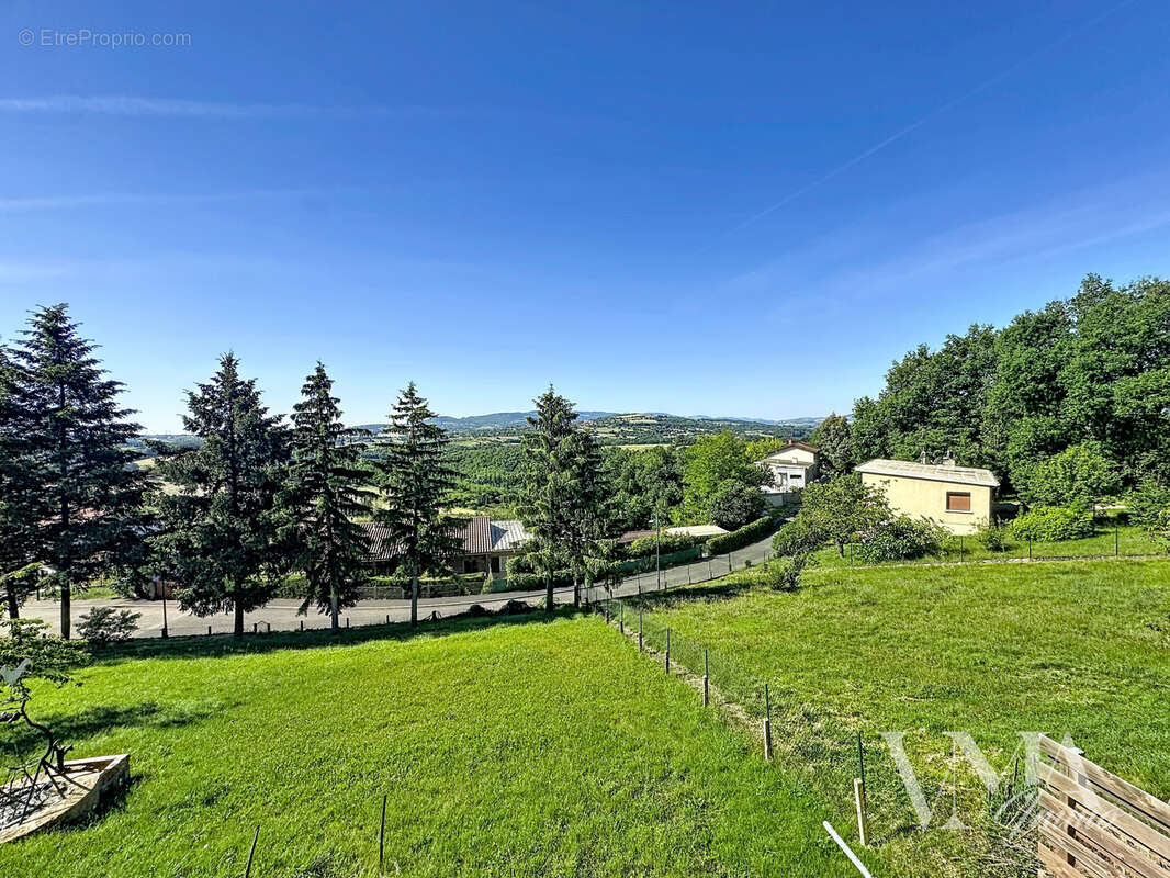 Lozanne   Maison à rénover avec un terrain et beau potentiel - photo 11