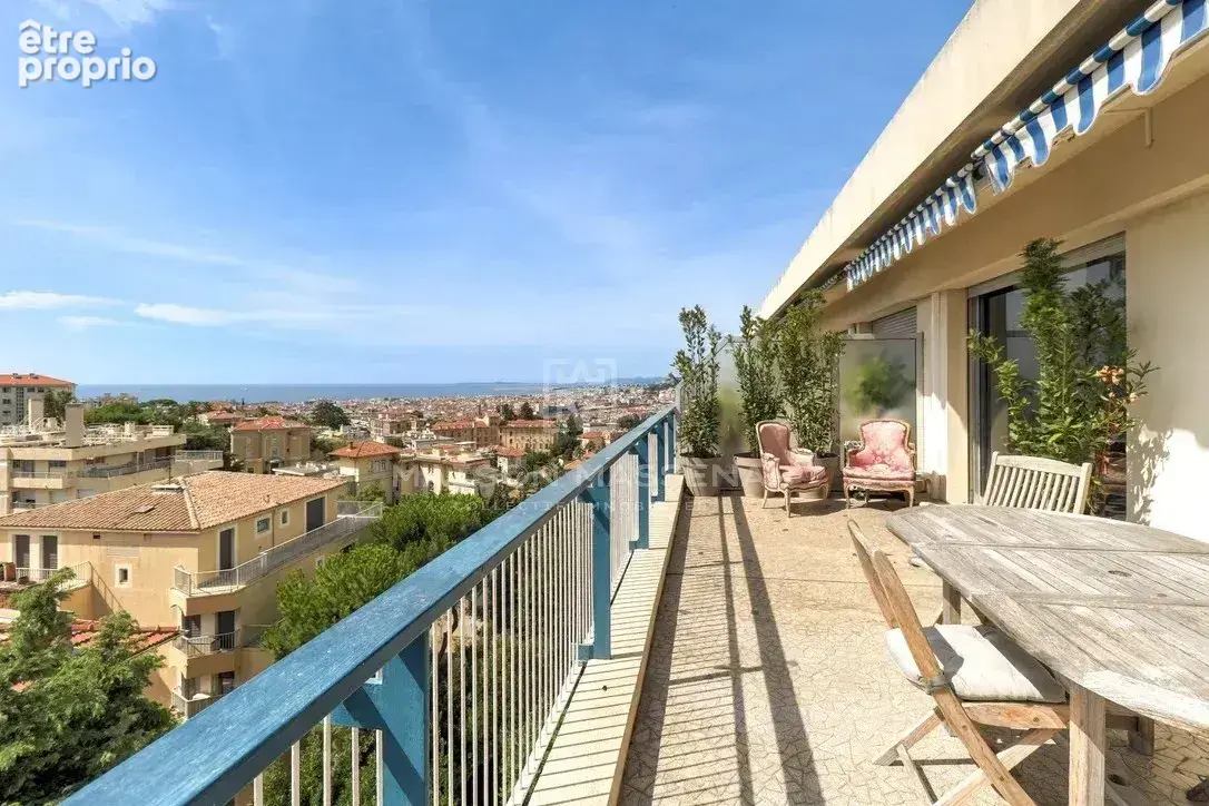 Cimiez - Dernier Étage - Appartement-Villa - Très  Grande Terrasse - photo 9