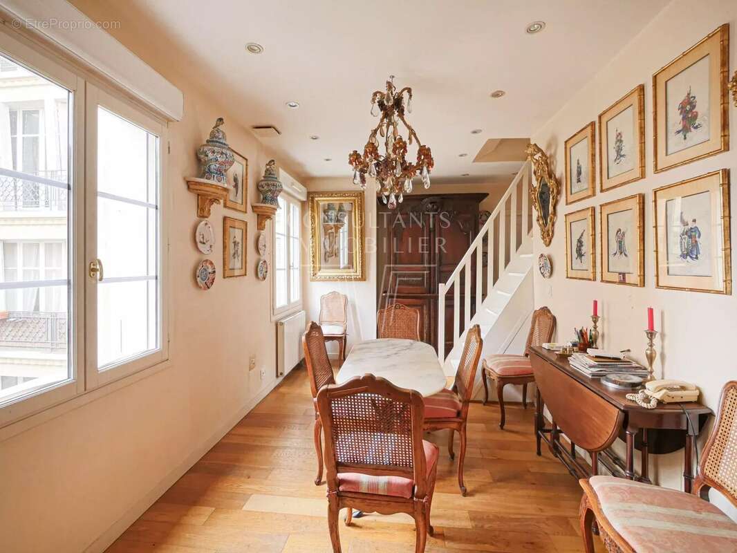 Appartement à PARIS-16E