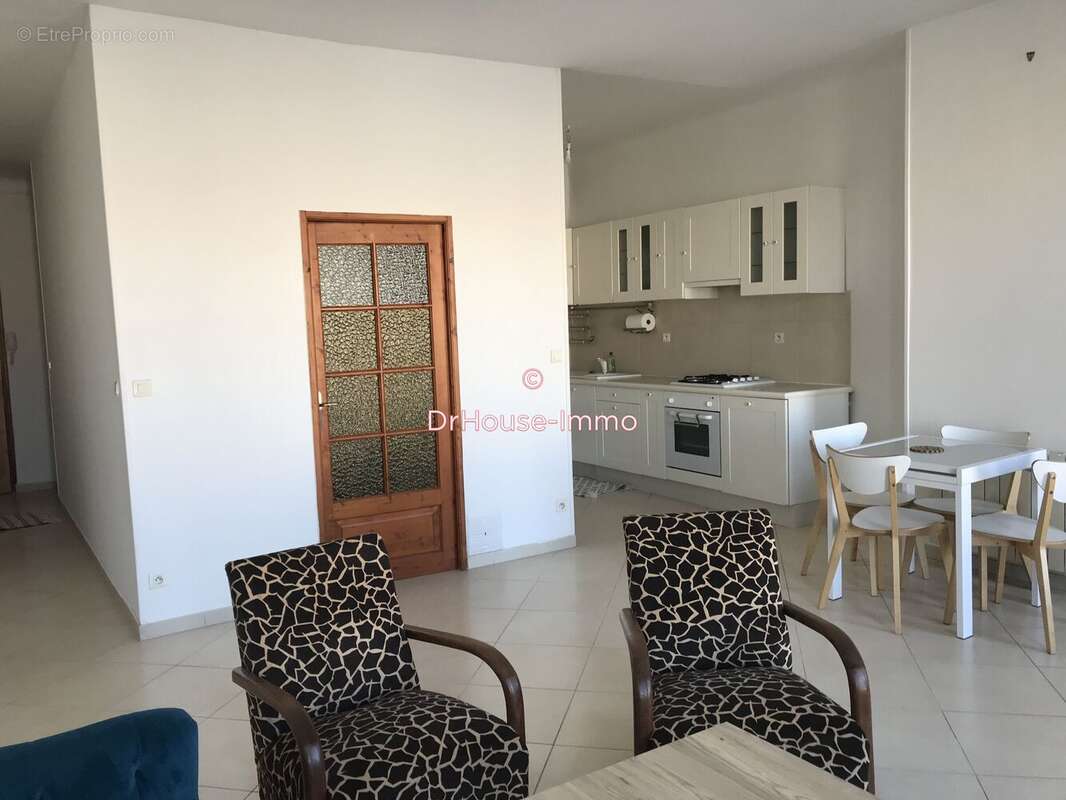 Appartement à MARSEILLE-7E