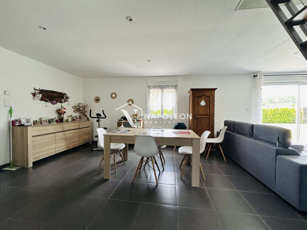 Maison 109 m² à Artres  - photo 4