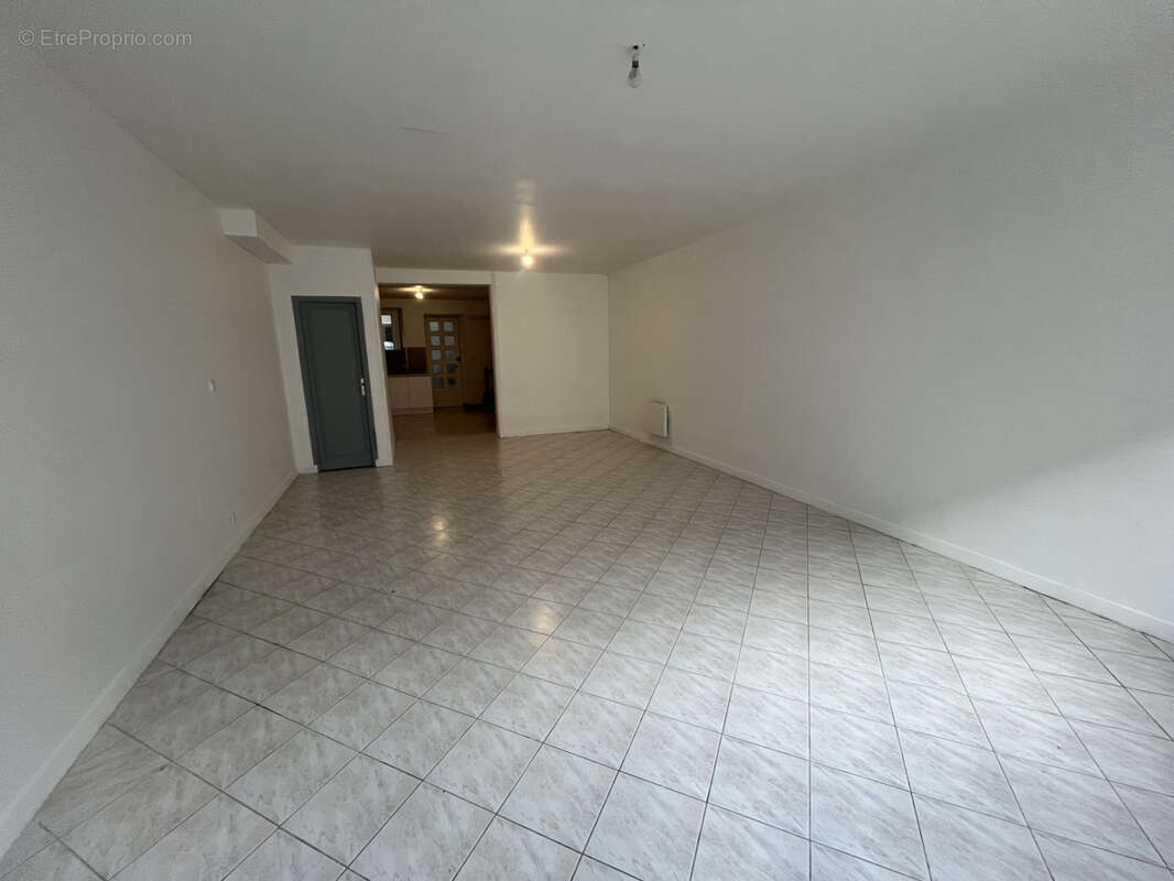 Appartement à NOYEN-SUR-SARTHE