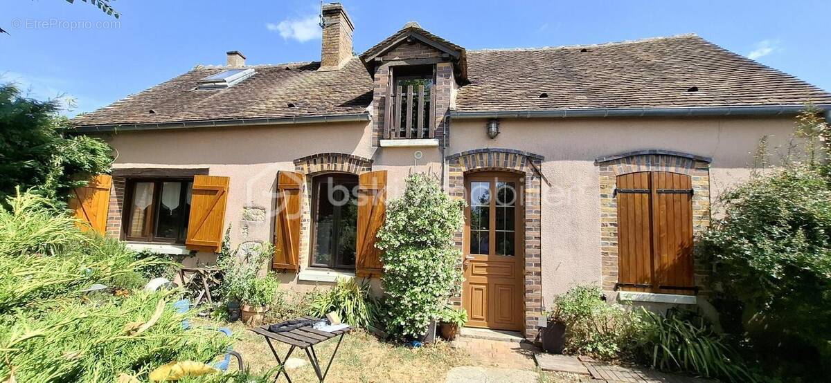 Maison à LA SELLE-SUR-LE-BIED