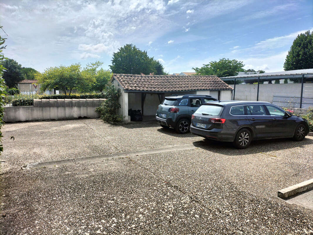 Commerce à TONNAY-CHARENTE