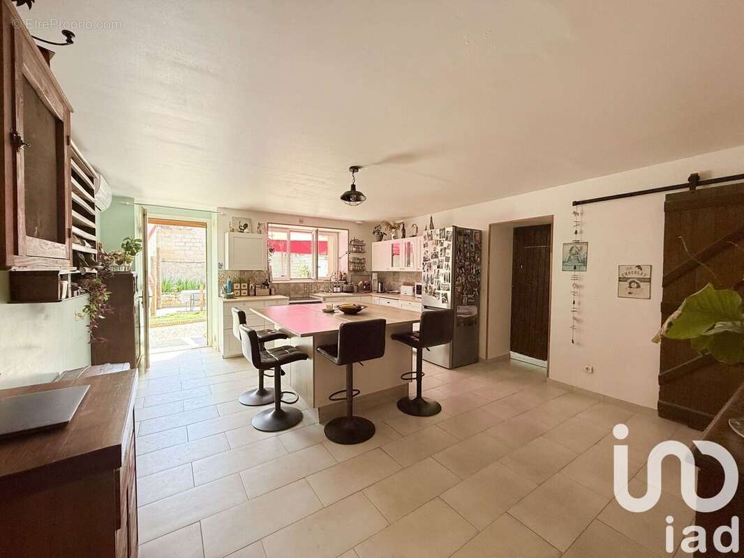 Photo 3 - Maison à BAZOCHES-LES-BRAY