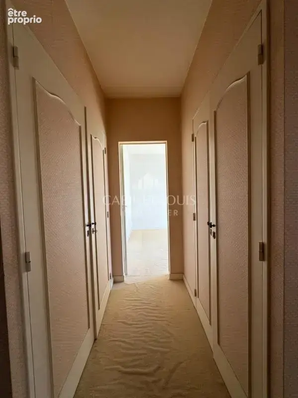 À rénover – Appartement 4 pièces avec balcon - photo 8