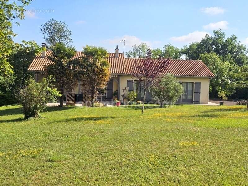 Maison à LA COURONNE