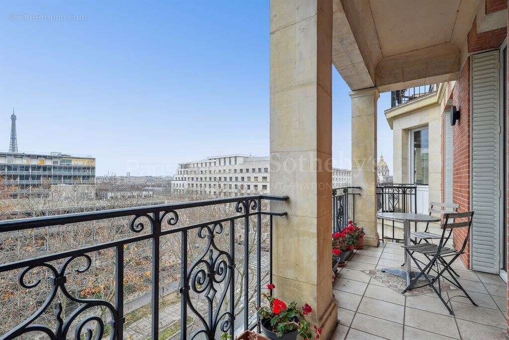 Appartement à PARIS-7E