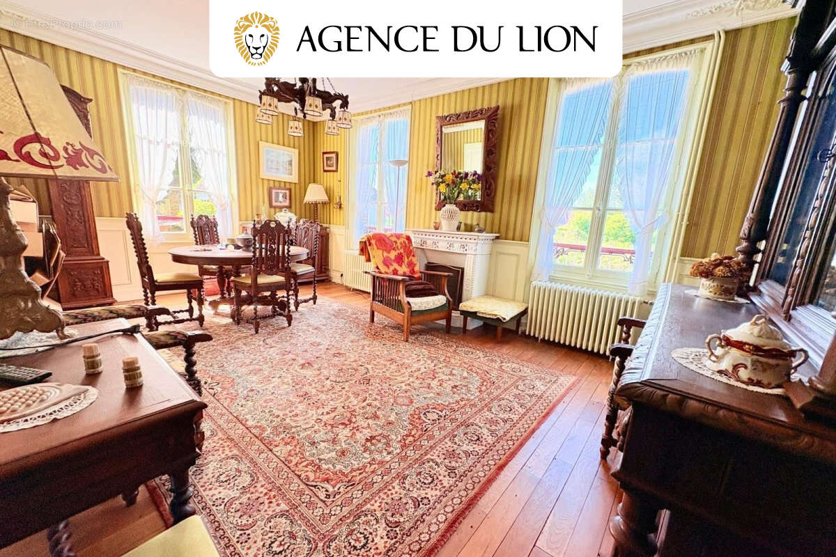 Maison à CHERISY