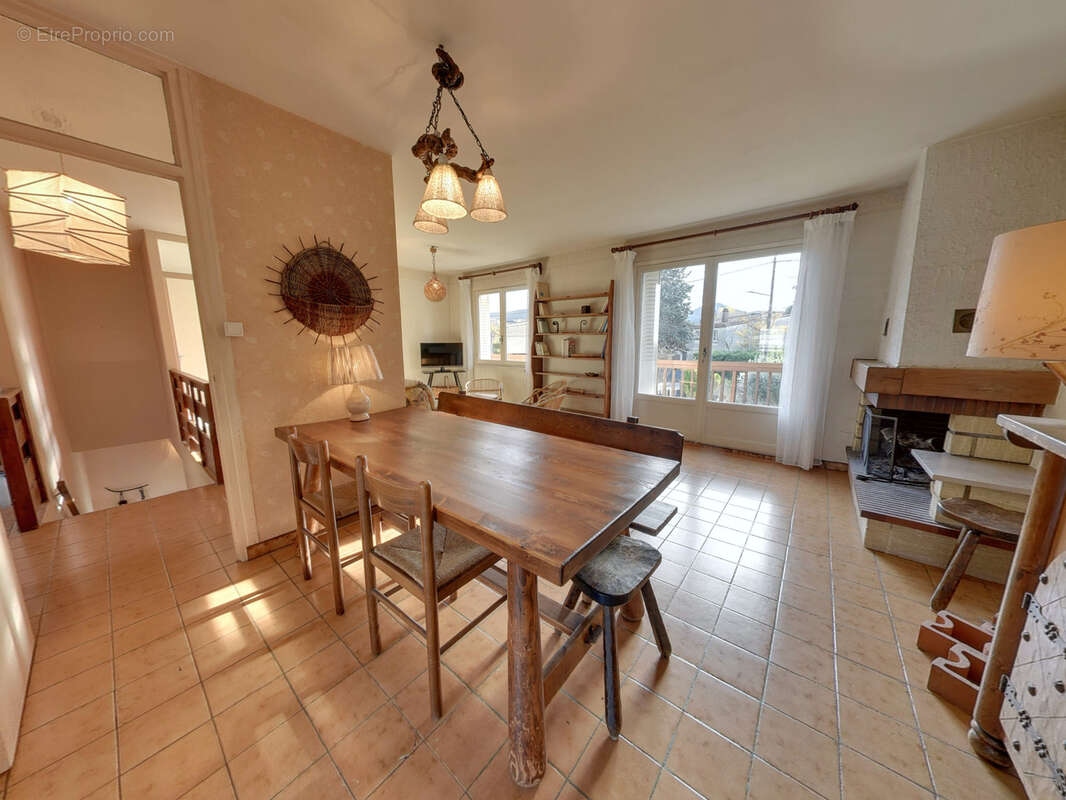 Maison à ECHIROLLES