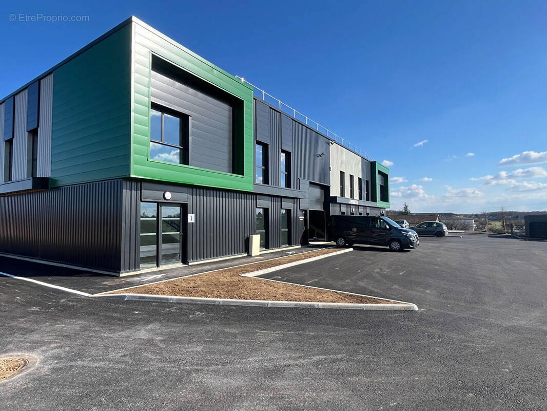 Commerce à VILLETTE-D&#039;ANTHON