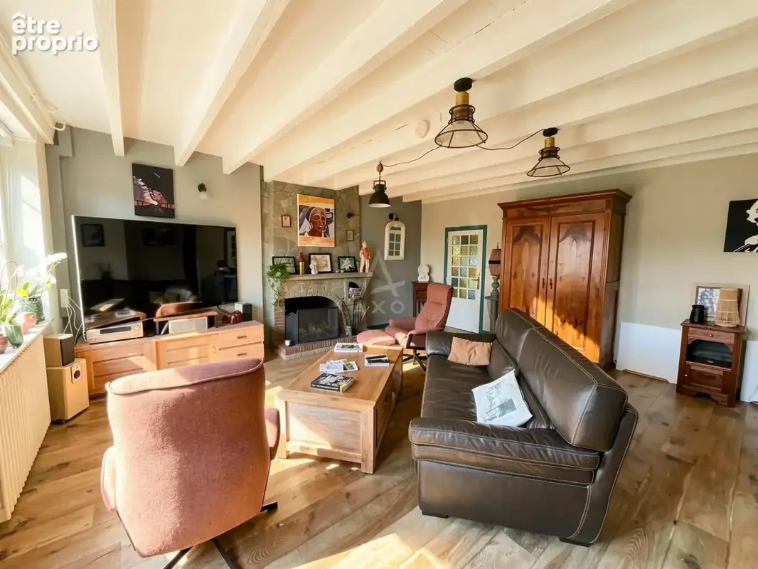 Maison en village - Saint-Georges-de-Montaigu - photo 4