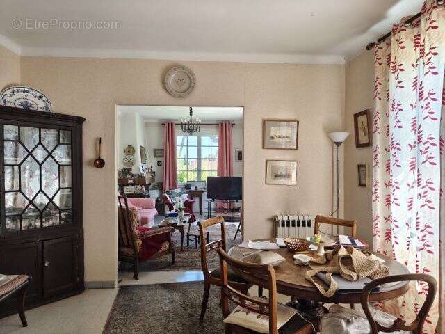 Maison 160 m² à Langlade  - photo 4
